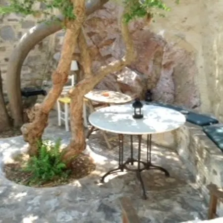 Holiday Syros Vári